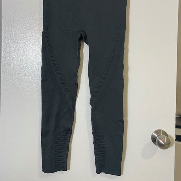 Fabletics Leggings - Picture 2 of 4